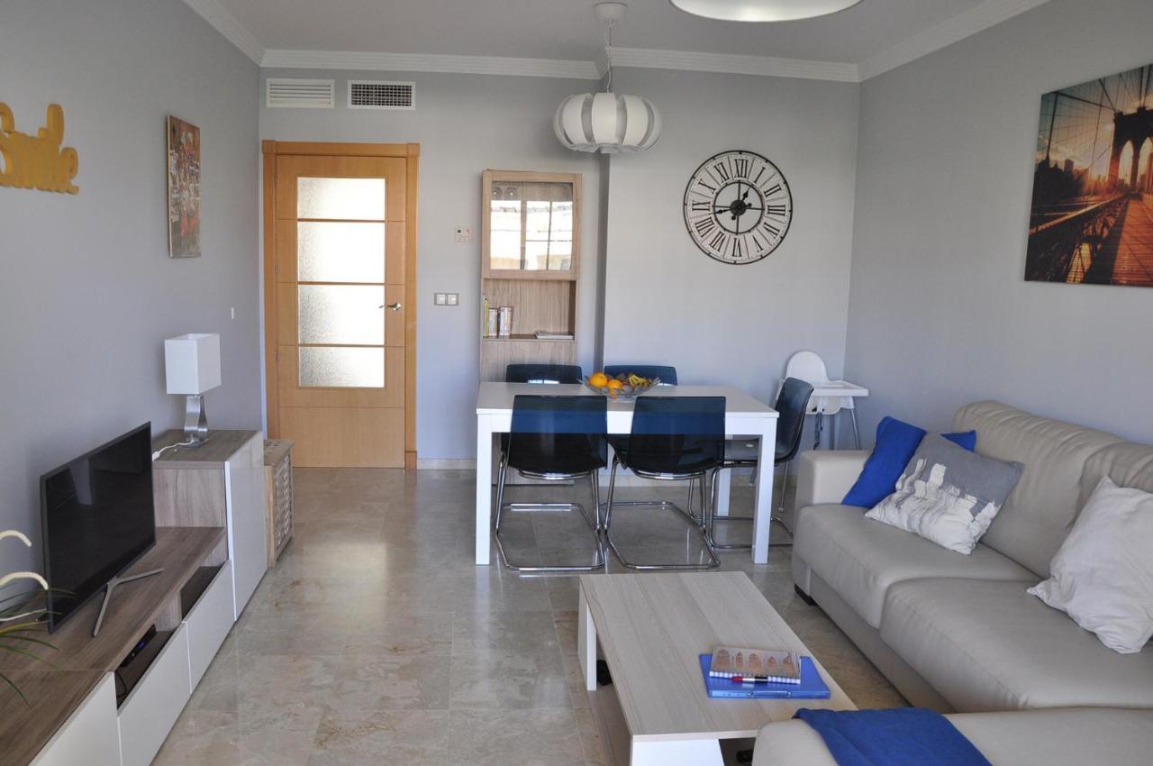2201-Lovely 2 Bedrooms With Terrace And Pool Манилва Екстериор снимка