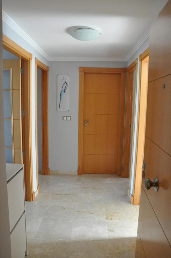 2201-Lovely 2 Bedrooms With Terrace And Pool Манилва Екстериор снимка